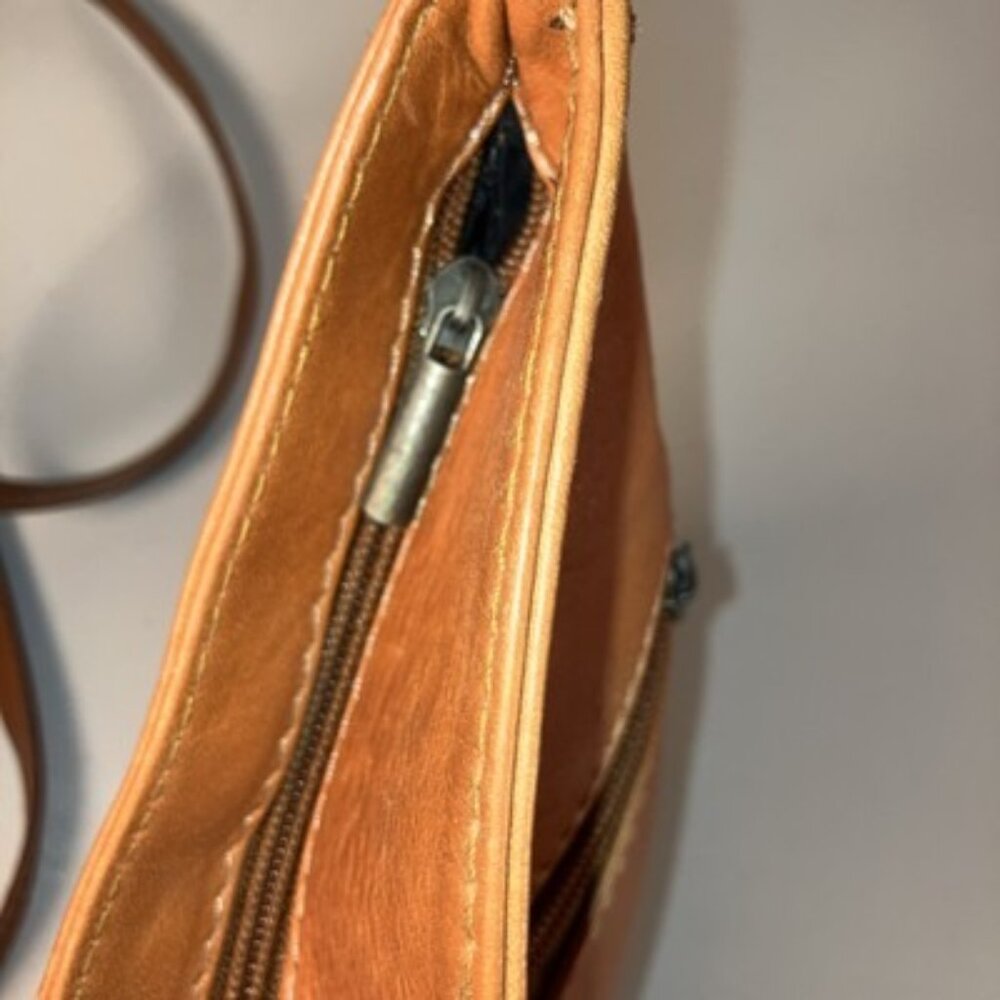 Foir Di Lota Italian Genuine Leather Cross Body Messenger Bag A-Symmetrical - Picture 6 of 8